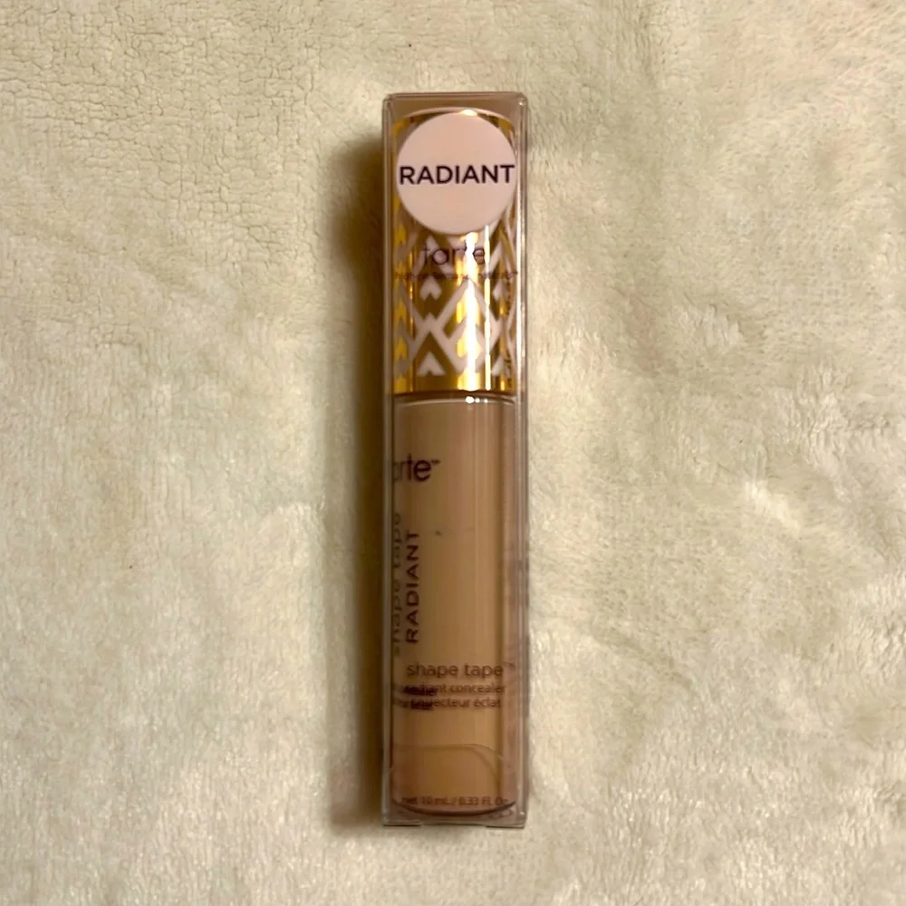 TARTE. Shape Tape Radiant Concealer. 20B Light. 0.33 oz